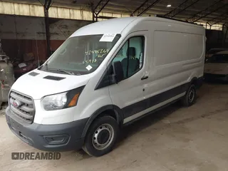 2020 Ford Transit Cargo z VIN 1FTBR1C80LKB26065, wystawiony jako IAAI lot #42545264 z przebiegiem 54 978 mil mil oraz . Historia ofert i sprzedaży dostępna na DreamBid. Obrazek 2.