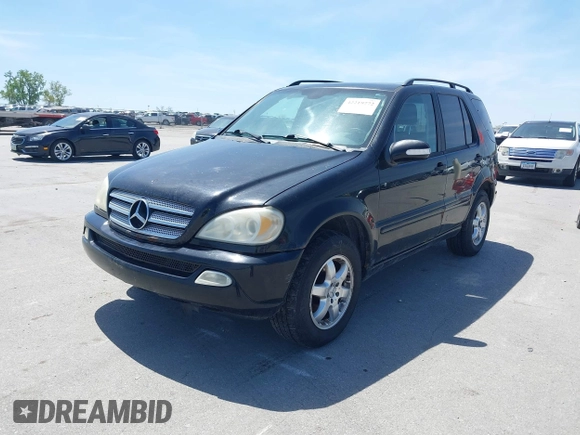 2004 Mercedes-Benz M 350 with VIN 4JGAB57E64A506988, listed as a IAAI auction lot 42219772 with 294,505 mi miles and . Bid and sale history available at DreamBid. Image 2.
