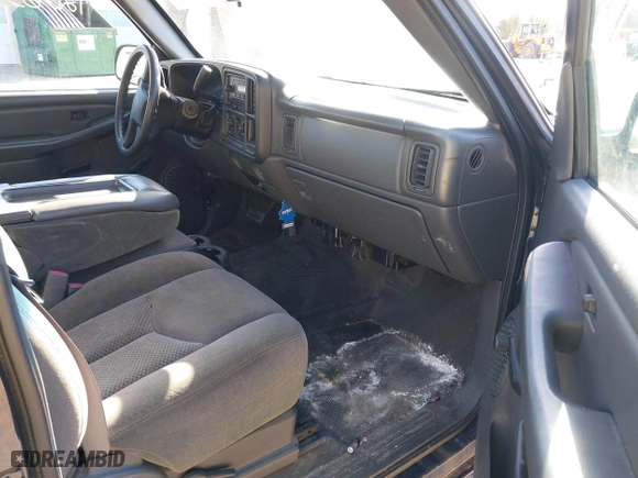 2006 Chevrolet Silverado 1500 Work Truck with VIN 3GCEC14X56G267133, listed as a IAAI auction lot 42083903 with 183,028 mi miles. Bid and sale history available at carsss.com. Image 5.