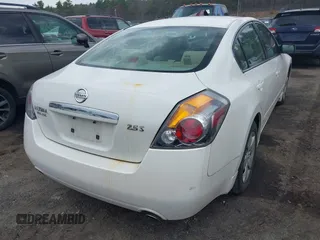 2008 Nissan Altima 2.5 SL with VIN 1N4AL21E28N551231, listed as a IAAI auction lot 42034911 with 139,853 mi miles. Bid and sale history available at carsss.com. Image 4.