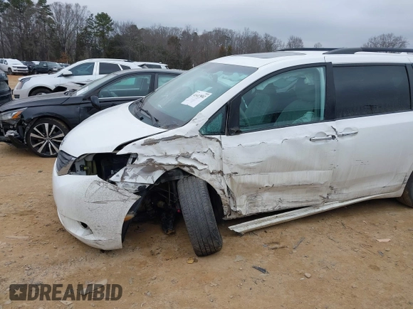 2011 Toyota Sienna XLE with VIN 5TDDK3DC0BS015244, listed as a IAAI auction lot 41413002 with 128,591 mi miles. Bid and sale history available at carsss.com. Image 6.