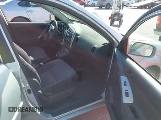 2005 Pontiac Vibe z VIN 5Y2SL63885Z404753, wystawiony jako IAAI lot #41708445 z przebiegiem 146 281 mil mil oraz . Historia ofert i sprzedaży dostępna na DreamBid. Obrazek 5.