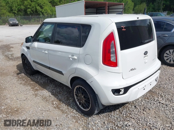 2013 Kia Soul ! with VIN KNDJT2A6XD7584849, listed as a IAAI auction lot 42079505 with 85,978 mi miles. Bid and sale history available at carsss.com. Image 3.