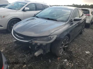 2015 Chrysler 200 C with VIN 1C3CCCCG8FN520073, listed as a Copart auction lot 50992245 with 117,301 mi miles and Clean Title. Bid and sale history available at carsss.com. Image 1.