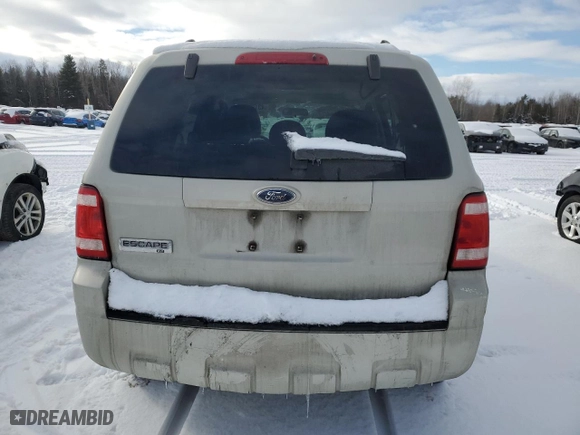 2008 Ford Escape XLT with VIN 1FMCU03148KD28538, listed as a Copart auction lot 43195975 with 137,437 mi miles and Salvage Title. Bid and sale history available at carsss.com. Image 6.