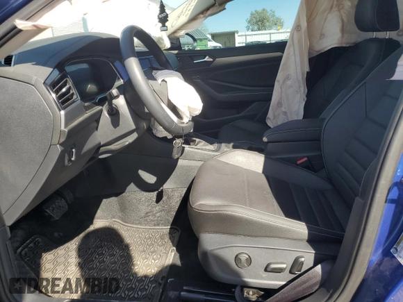 2024 Volkswagen Jetta SE with VIN 3VW7M7BU2RM067475, listed as a Copart auction lot 50451495 with 4,909 mi miles and Salvage title. Bid and sale history available at DreamBid. Image 7.