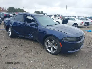 2015 Dodge Charger SXT z VIN 2C3CDXHG0FH722007, wystawiony jako IAAI lot #40810608 z przebiegiem 138 758 mil mil oraz . Historia ofert i sprzedaży dostępna na DreamBid. Obrazek 1.