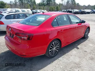 2016 Volkswagen Jetta Sport z VIN 3VWD17AJXGM280433, wystawiony jako IAAI lot #41961895 z przebiegiem 89 814 mil mil oraz . Historia ofert i sprzedaży dostępna na DreamBid. Obrazek 4.