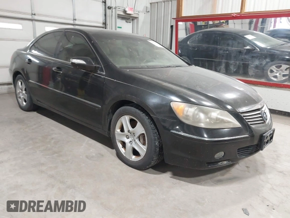 2008 Acura RL Tech Pkg with VIN JH4KB16668C000095, listed as a IAAI auction lot 40980440 with 190,396 mi miles. Bid and sale history available at carsss.com. Image 1.
