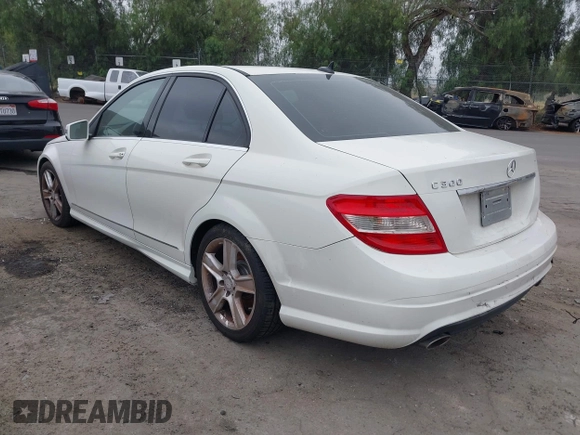 2011 Mercedes-Benz C 300 Sport с VIN WDDGF5EB3BR147552, выставлен на аукционе IAAI как лот 42496357 с пробегом 162 754 миль миль и . История ставок и продаж доступна на DreamBid. Изображение 3.