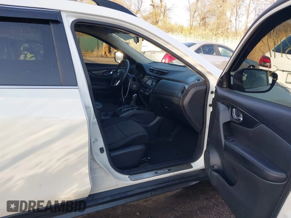 2017 Nissan Rogue SV with VIN 5N1AT2MT4HC886941, listed as a IAAI auction lot 41931973 with 134,249 mi miles and . Bid and sale history available at DreamBid. Image 5.