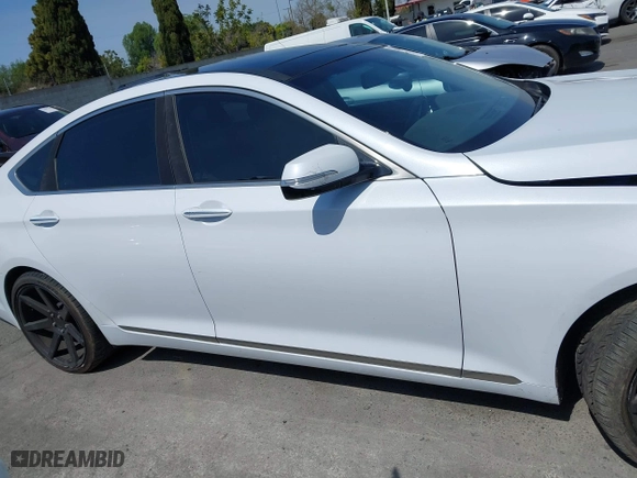 2015 Hyundai Genesis 5.0L with VIN KMHGN4JF1FU035492, listed as a IAAI auction lot 41849568 with 104,776 mi miles. Bid and sale history available at carsss.com. Image 13.