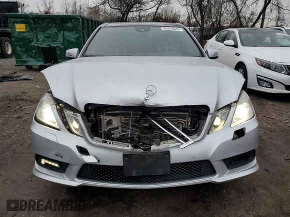 2010 Mercedes-Benz E 550 Luxury с VIN WDDHF7CBXAA045116, выставлен на аукционе Copart как лот 85845644 с пробегом 157 984 миль миль и Списание • Salvage title. История ставок и продаж доступна на DreamBid. Изображение 5.