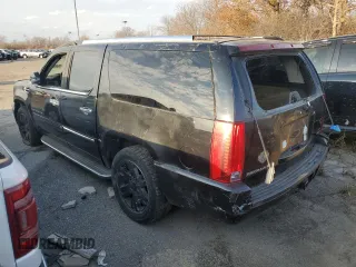 2007 Cadillac Escalade ESV z VIN 1GYFK66897R289951, wystawiony jako Copart lot #53170665 z przebiegiem 157 405 mil mil oraz Szkody całkowita. Historia ofert i sprzedaży dostępna na DreamBid. Obrazek 2.