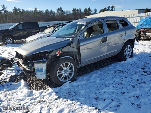 2015 Volvo XC60 3.2L Platinum with VIN YV4940RDXF2611066, listed as a Copart auction lot 87297674 with 92,941 mi miles and Salvage Title. Bid and sale history available at carsss.com. Image 1.