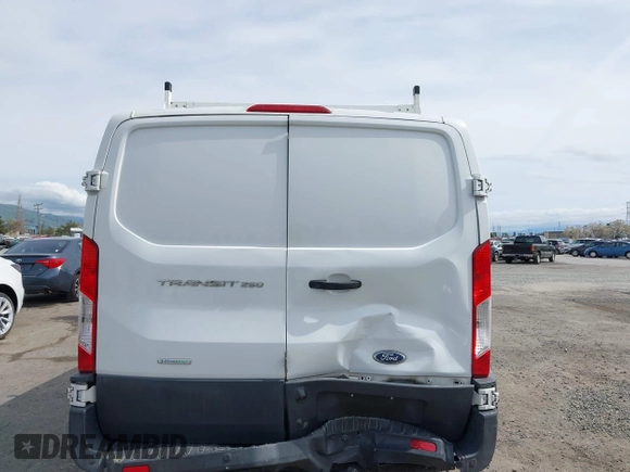 2016 Ford Transit z VIN 1FTYR1YG9GKA12565, wystawiony jako IAAI lot #41969936 z przebiegiem 192 933 mil mil oraz . Historia ofert i sprzedaży dostępna na DreamBid. Obrazek 16.