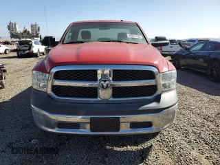 2017 Ram 1500 Tradesman z VIN 3C6JR6DG3HG687011, wystawiony jako Copart lot #49291755 z przebiegiem 70 647 mil mil oraz Czysty tytuł • Clean title. Historia ofert i sprzedaży dostępna na DreamBid. Obrazek 5.