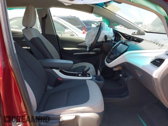 2017 Chevrolet Bolt EV LT z VIN 1G1FW6S08H4182035, wystawiony jako IAAI lot #42733486 z przebiegiem 54 476 mil mil oraz . Historia ofert i sprzedaży dostępna na DreamBid. Obrazek 5.
