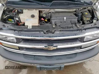 1997 Chevrolet Express Cargo z VIN 1GBFG15R3V1045586, wystawiony jako Copart lot #45388645 z przebiegiem 67 872 mil mil oraz Czysty tytuł • Clean title. Historia ofert i sprzedaży dostępna na DreamBid. Obrazek 12.