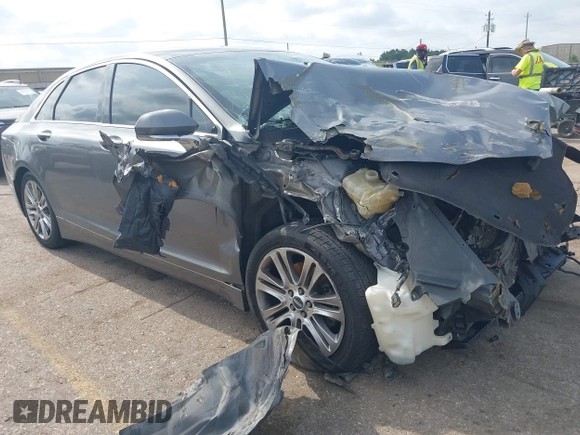 2014 Lincoln MKZ z VIN 3LN6L2GK3ER807586, wystawiony jako IAAI lot #42426125 z przebiegiem 198 281 mil mil oraz . Historia ofert i sprzedaży dostępna na DreamBid. Obrazek 1.