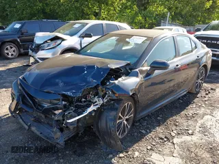 2020 Toyota Camry SE z VIN 4T1G11AK8LU362751, wystawiony jako IAAI lot #42322858 z przebiegiem 105 175 mil mil oraz . Historia ofert i sprzedaży dostępna na DreamBid. Obrazek 2.