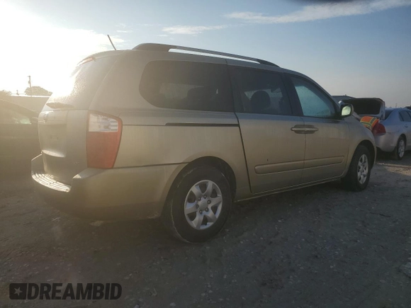 2009 Kia Sedona LX with VIN KNDMB233696294267, listed as a Copart auction lot 70320384 with 276,205 mi miles and Clean Title. Bid and sale history available at carsss.com. Image 3.