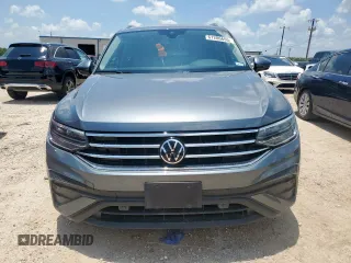 2024 Volkswagen Tiguan SE with VIN 3VV3B7AX4RM061942, listed as a Copart auction lot 61206695 with 27,128 mi miles and Salvage title. Bid and sale history available at DreamBid. Image 5.