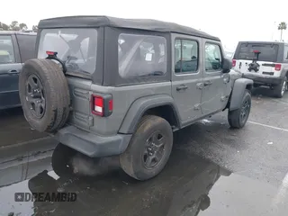 2022 Jeep Wrangler Unlimited High Tide with VIN 1C4HJXDG8NW126143, listed as a IAAI auction lot 41507703 with 44,472 mi miles and . Bid and sale history available at DreamBid. Image 4.