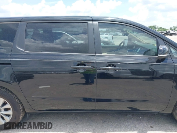 2020 Kia Sedona EX with VIN KNDMB5C19L6617993, listed as a IAAI auction lot 39711859 with 66,083 mi miles. Bid and sale history available at carsss.com. Image 13.