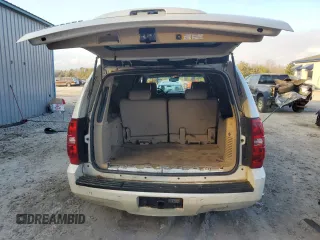 2008 Chevrolet Suburban LTZ z VIN 1GNFC16048R228113, wystawiony jako Copart lot #44743795 z przebiegiem 252 236 mil mil oraz Szkoda całkowita • Salvage title. Historia ofert i sprzedaży dostępna na DreamBid. Obrazek 6.