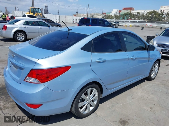2012 Hyundai Accent GLS z VIN KMHCU4AE1CU057299, wystawiony jako IAAI lot #42130443 z przebiegiem 65 901 mil mil oraz . Historia ofert i sprzedaży dostępna na DreamBid. Obrazek 4.