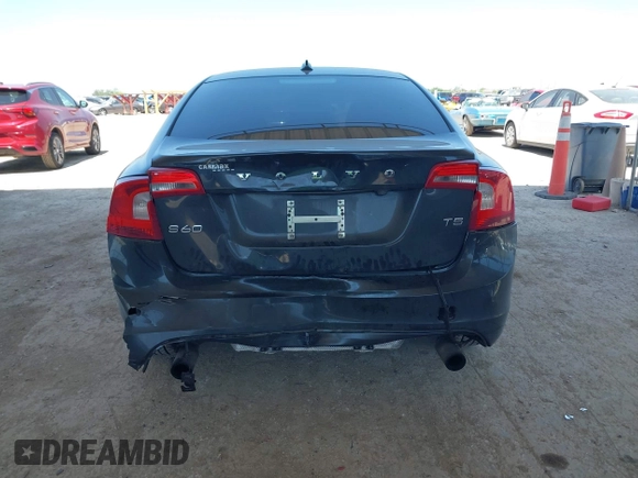 2013 Volvo S60 T5 Premier z VIN YV1612FS4D2217471, wystawiony jako IAAI lot #41986419 z przebiegiem 96 910 mil mil oraz . Historia ofert i sprzedaży dostępna na DreamBid. Obrazek 16.