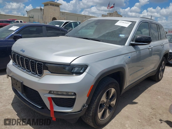 2024 Jeep Grand Cherokee with VIN 1C4RJYB68R8516819, listed as a IAAI auction lot 42582803 with 32,933 mi miles and . Bid and sale history available at DreamBid. Image 17.