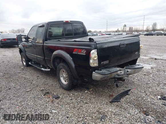 2003 Ford Super Duty F-250 XL with VIN 1FTNX21LX3EB29084, listed as a IAAI auction lot 41837791 with 213,008 mi miles. Bid and sale history available at carsss.com. Image 3.