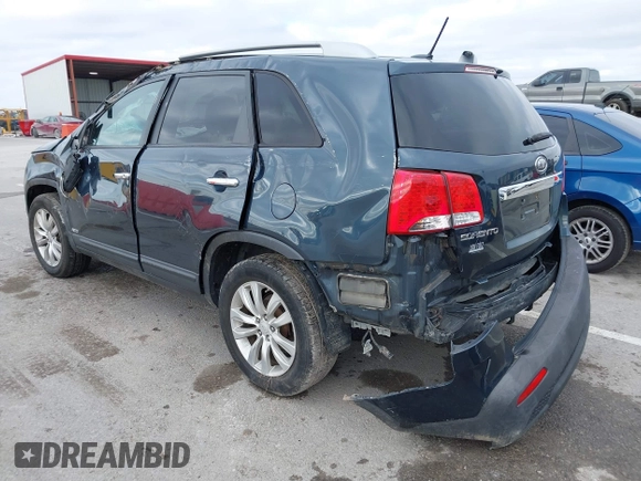 2011 Kia Sorento LX with VIN 5XYKTDA23BG068572, listed as a IAAI auction lot 41036588 with 215,145 mi miles. Bid and sale history available at carsss.com. Image 3.
