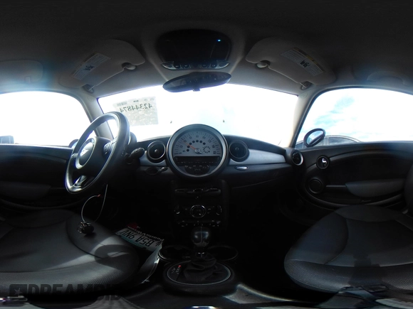 2012 MINI Hardtop z VIN WMWSU3C5XCT543913, wystawiony jako IAAI lot #42344874 z przebiegiem 108 245 mil mil oraz . Historia ofert i sprzedaży dostępna na DreamBid. Obrazek 19.