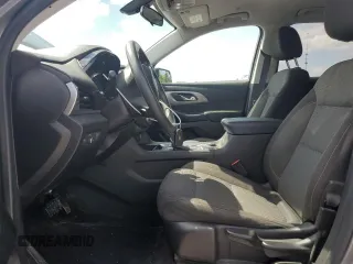 2019 Chevrolet Traverse LS z VIN 1GNERFKW4KJ194696, wystawiony jako Copart lot #51702385 z przebiegiem 129 453 mil mil oraz Szkoda całkowita • Salvage title. Historia ofert i sprzedaży dostępna na DreamBid. Obrazek 7.