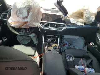 2020 BMW 3 Series 330i z VIN 3MW5R1J02L8B18977, wystawiony jako Copart lot #57972275 z przebiegiem Nie podano mil oraz Nie do naprawy • Non repairable. Historia ofert i sprzedaży dostępna na DreamBid. Obrazek 8.