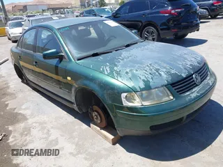 2000 Volkswagen Passat with VIN WVWPD23B2YE121798, listed as a IAAI auction lot 42691983 with 187,863 mi miles and . Bid and sale history available at DreamBid. Image 1.