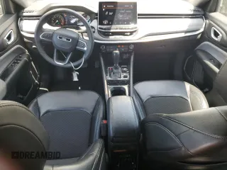 2023 Jeep Compass Latitude z VIN 3C4NJDBN3PT553371, wystawiony jako Copart lot #61468985 z przebiegiem 46 965 mil mil oraz Czysty tytuł • Clean title. Historia ofert i sprzedaży dostępna na DreamBid. Obrazek 8.