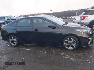 2020 Kia Forte LXS z VIN 3KPF24AD9LE150116, wystawiony jako IAAI lot #41548575 z przebiegiem 113 172 mil mil oraz . Historia ofert i sprzedaży dostępna na DreamBid. Obrazek 13.