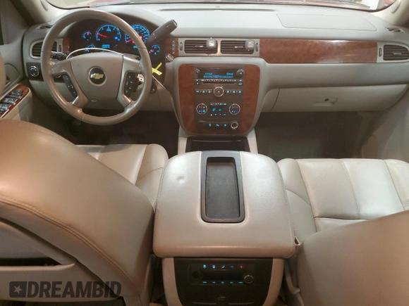 2011 Chevrolet Tahoe LT z VIN 1GNSKBE00BR304863, wystawiony jako Copart lot #55168115 z przebiegiem 151 520 mil mil oraz Szkoda całkowita • Salvage title. Historia ofert i sprzedaży dostępna na DreamBid. Obrazek 8.