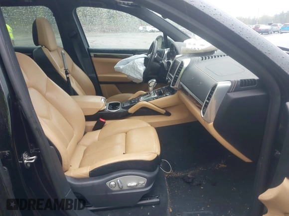 2014 Porsche Cayenne S с VIN WP1AB2A25ELA59365, выставлен на аукционе IAAI как лот 42233940 с пробегом 76 454 миль миль и . История ставок и продаж доступна на DreamBid. Изображение 5.