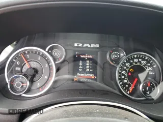 2024 Ram 2500 Big Horn z VIN 3C6UR5DL3RG410929, wystawiony jako Copart lot #55666875 z przebiegiem 8 795 mil mil oraz Szkoda całkowita • Salvage title. Historia ofert i sprzedaży dostępna na DreamBid. Obrazek 9.