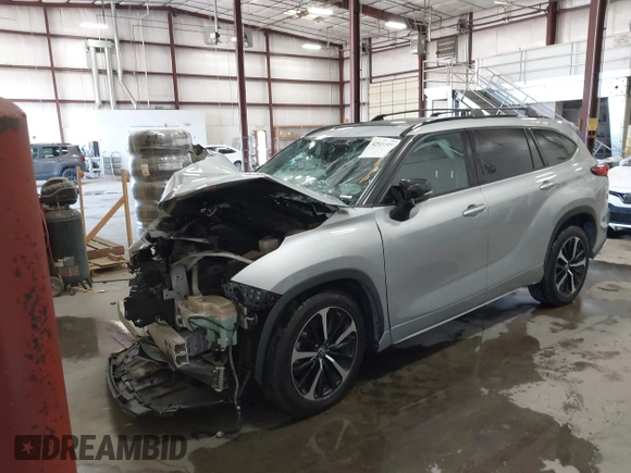 2021 Toyota Highlander XSE with VIN 5TDJZRBH8MS072794, listed as a IAAI auction lot 42521509 with 67,058 mi miles and . Bid and sale history available at DreamBid. Image 2.