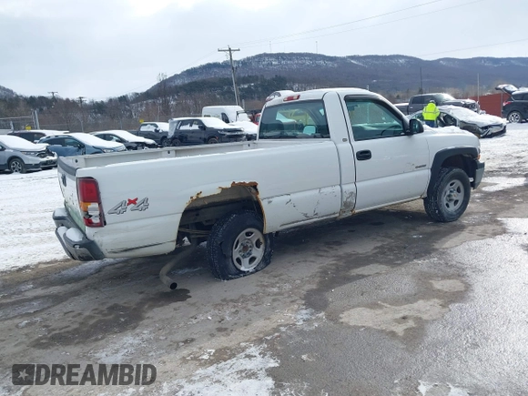 2000 Chevrolet Silverado 1500 with VIN 1GCEK14V8YE421717, listed as a IAAI auction lot 41280823 with 185,551 mi miles. Bid and sale history available at carsss.com. Image 4.