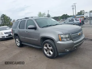 2007 Chevrolet Tahoe LTZ z VIN 1GNFK13047J119784, wystawiony jako IAAI lot #41943263 z przebiegiem 222 043 mil mil oraz . Historia ofert i sprzedaży dostępna na DreamBid. Obrazek 1.