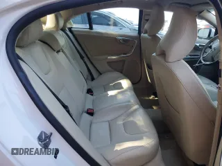 2016 Volvo S60 T5 Drive-E Premier z VIN YV126MFK8G2390619, wystawiony jako Copart lot #57810155 z przebiegiem 87 272 mil mil oraz Szkoda całkowita • Salvage title. Historia ofert i sprzedaży dostępna na DreamBid. Obrazek 10.