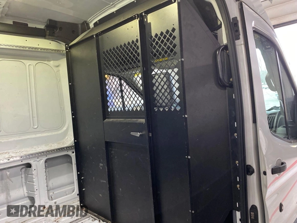 2017 Ford Transit z VIN 1FTYR2CM7HKA34715, wystawiony jako IAAI lot #42830885 z przebiegiem 300 799 mil mil oraz . Historia ofert i sprzedaży dostępna na DreamBid. Obrazek 25.