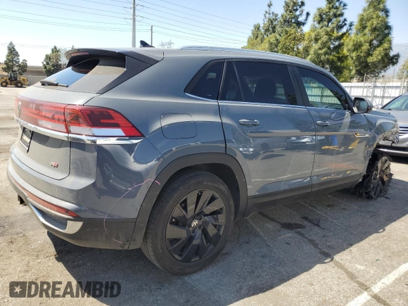 2024 Volkswagen Atlas SE with VIN 1V2JE2CA1RC229108, listed as a Copart auction lot 52820435 with 14,426 mi miles and Salvage title. Bid and sale history available at DreamBid. Image 3.